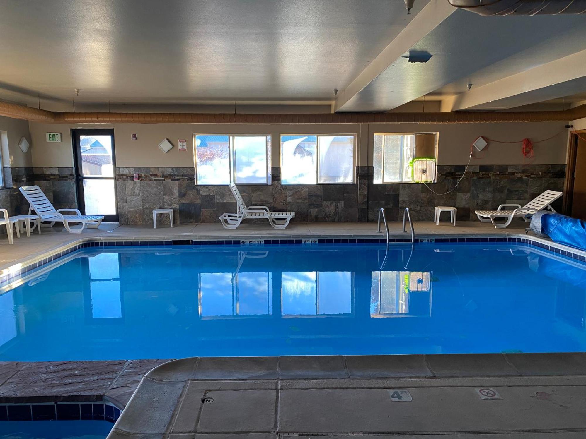 Comfort & Gunnison-crested Butte Hotel